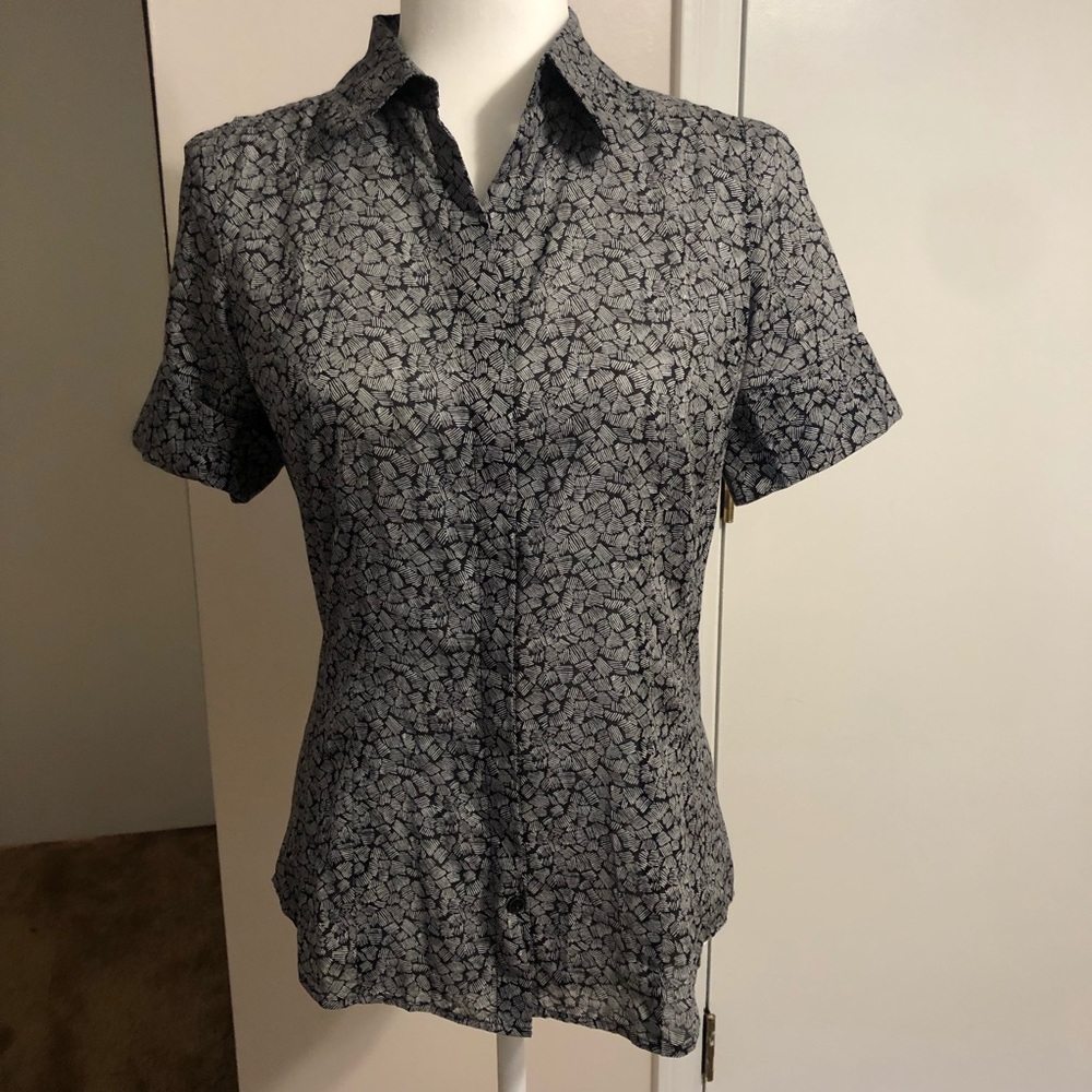 Ann Taylor Button down blouse